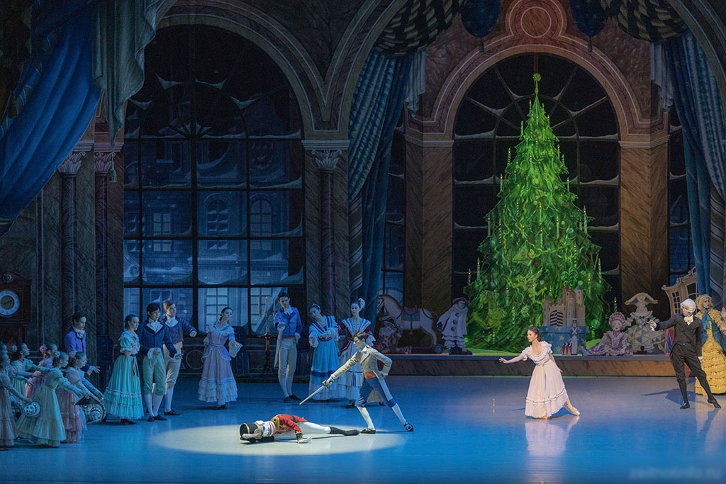 Приморская сцена Мариинского театра 5.jpg